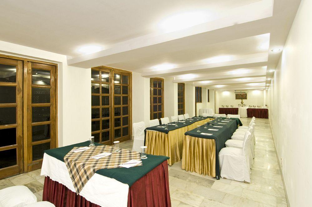 Hotel Atithi Agra  Eksteriør billede